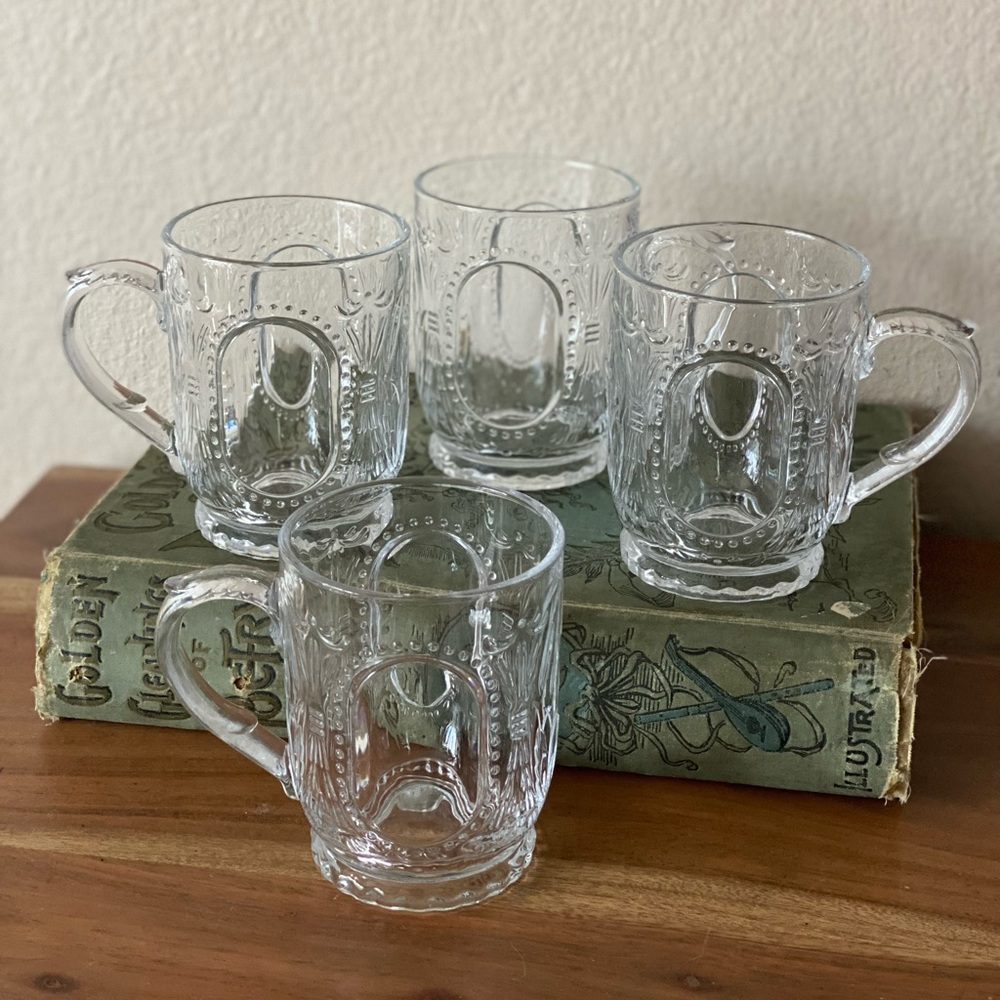 Detailed Glass Mug Set - Picture 3 of 7
